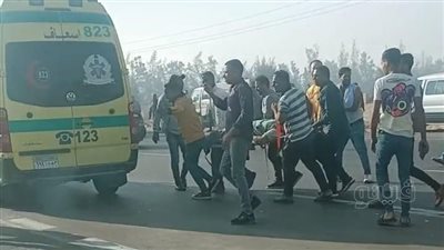 بالصور، الإسعاف تعزز بـ35 سيارة لنقل العشرات من ضحايا حادث إسكندرية الصحراوي 