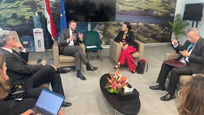 وزيرة البيئة تبحث التوصل إلى اتفاق عالمي للحد من التلوث البلاستيكي