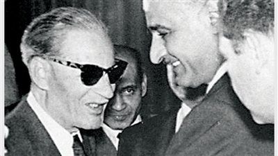 في ذكرى رحيله الـ 50.. طه حسين قاهر الظلام وعميد الأدب العربي.. دعا إلى العلم واعتبره كالماء والهواء.. وهذا سبب خلافه مع الأزهر