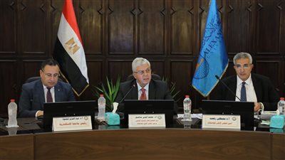 وزير التعليم العالي يرأس اجتماع مجلس الجامعات بالإسكندرية