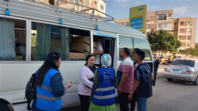 حياة كريمة توزع 1000 وجبة غذائية على المرضى بمستشفيات الإسماعيلية ضمن مبادرة سبيل (صور) 