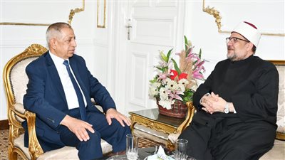 وزير الأوقاف يستقبل رئيس الأكاديمية العربية للعلوم والتكنولوجيا لبحث التعاون المشترك