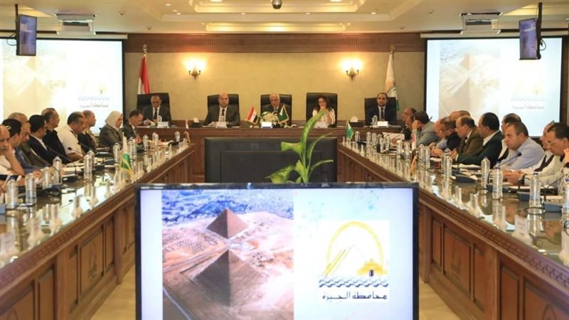 اجتماع محافظ الجيزة