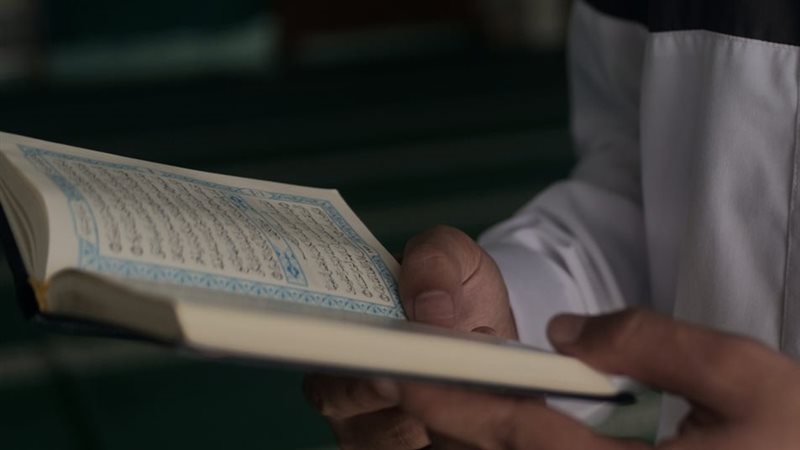 حكم قراءة سورة السجدة،
