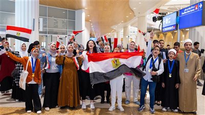 أبطال الأزهر يصلون دبي للمشاركة في نهائيات تحدي القراءة العربي (صور)