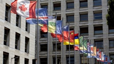 تمزيق علم إسرائيل أمام مقر منظمة الأغذية التابعة للأمم المتحدة في روما (فيديو)