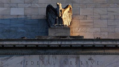  الفيدرالى الأمريكى يحسم سعر الفائدة.. خبراء: تداعيات القرار تؤثر على مؤشر الذهب والدولار.. ماجي سليم: تكثيف الهجمات على غزة سمح بالارتفاع الجنوني للمعدن الأصفر