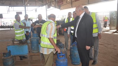  سكرتير عام محافظة البحيرة يتفقد مصنع تعبئة الغاز بكفر الدوار