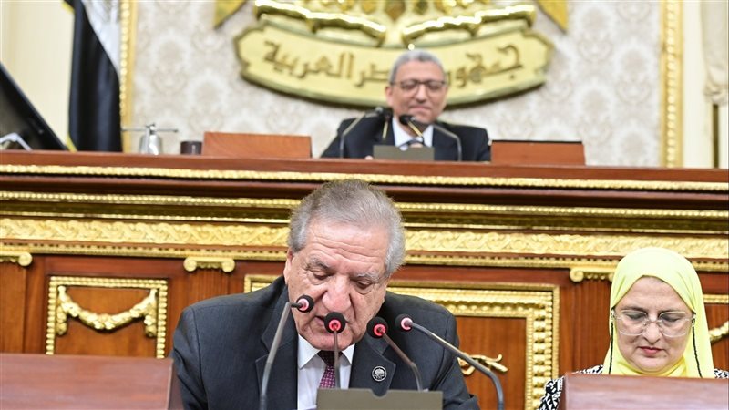 مناقشة زيادة الضرائب