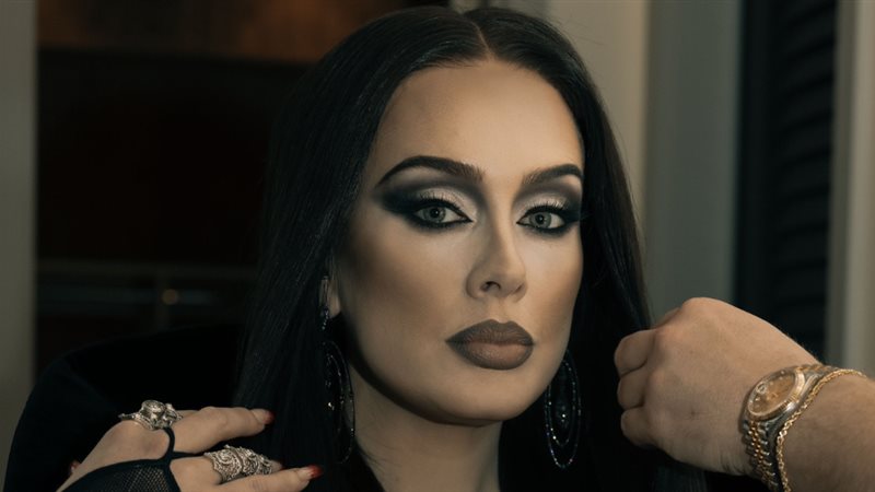 اديل، فيتو