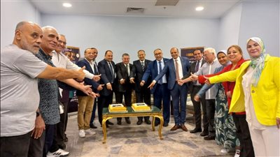 نقابة المهن الرياضية تكرم رئيس اتحاد اليد في نادي النادي بشيراتون 