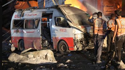 في طريقها لنقل المصابين، طيران الاحتلال يستهدف سيارة إسعاف في جباليا شمال قطاع غزة