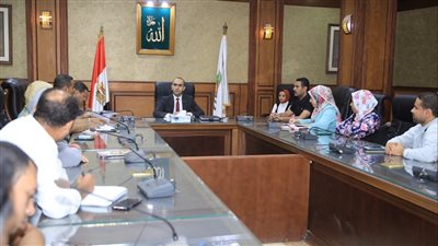 نائب محافظ سوهاج يلتقي فريق مبادرة صوتك مسموع لمتابعة سير العمل 