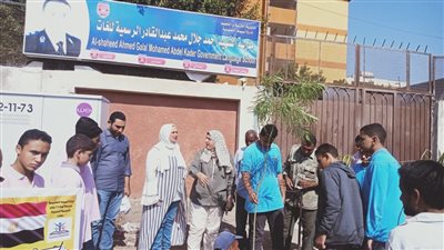 بمشاركة مديري المدارس، غلق تجمعات القمامة بحي شرق أسيوط