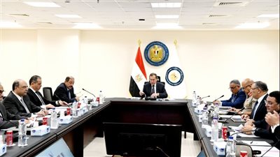 وزير البترول يتابع ملفات عمل الهيئة العامة للمنطقة الاقتصادية للمثلث الذهبى