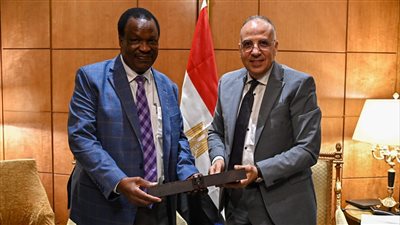 وزير الري: تنفيذ 75 بئرا جوفيا وخزانات لمياه الأمطار في أوغندا