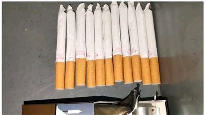 ضبط 11 سيجارة مخدرة بحوزة راكب في مطار الغردقة 