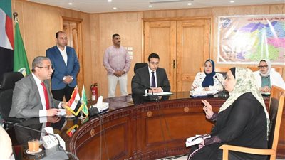 توفير فرص عمل بالقطاع الخاص في لقاء محافظ الفيوم الأسبوعي 