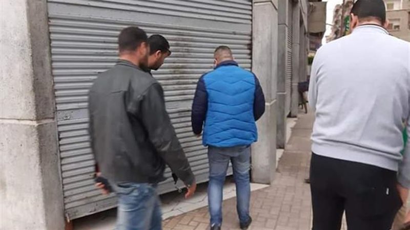 اغلاق مقاهي ومحلات