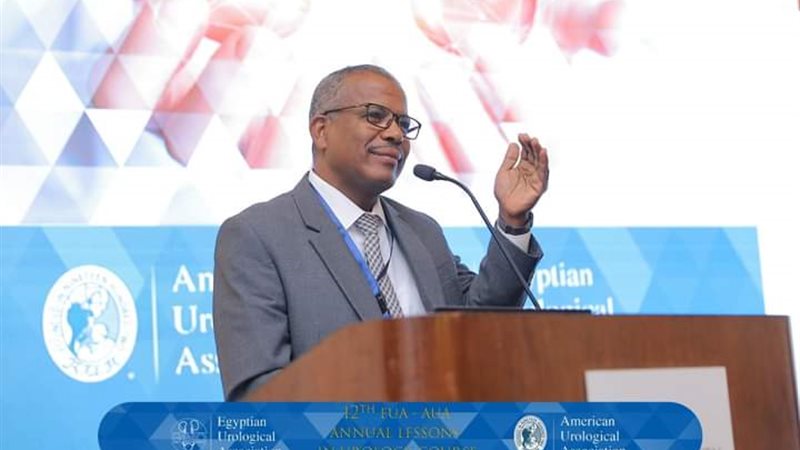 عميد كلية الطب بجامعة