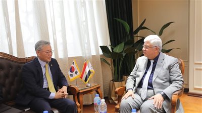 وزير التعليم العالي يبحث مع سفير كوريا الجنوبية آليات التعاون العلمي والتكنولوجي