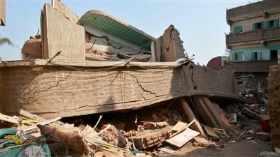 النيابة تكشف تفاصيل معاينة عقار جزيرة شندويل بعد انهياره ( صور)