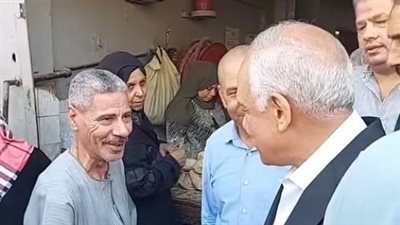 محافظ الجيزة يفاجئ أحد المخابز بزيارة (فيديو)