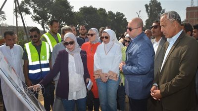 محافظ بني سويف يتابع سير العمل بمشروع إنشاء كوبري أشمنت 