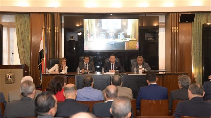 اجتماع لجنة الصناعة