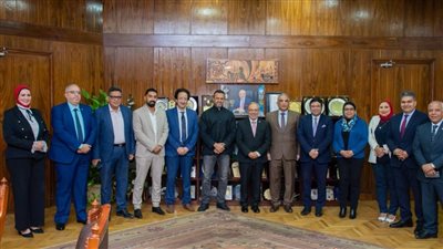 رئيس جامعة طنطا يستقبل الداعية الإسلامي مصطفى حسنى