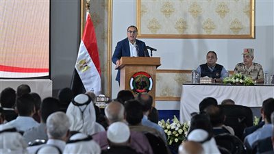 رئيس الوزراء لـ أهالي شمال سيناء: أنتم وشطارتكم في تنفيذ التنمية الشاملة بالمحافظة 