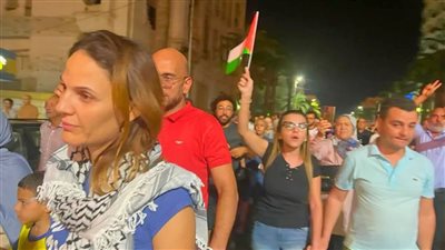 مظاهرات ليلية في تونس احتجاجا على قصف مخيم جباليا