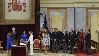 بعد بلوغها سن الـ18، وريثة عرش إسبانيا تقسم يمين الولاء للدستور