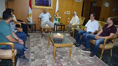 الزملوط يبحث مع وفد قطري مشروع استزراع 280 الف فدان