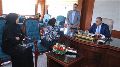 235 مواطنا ومواطنة يلتقون محافظ سوهاج ونائبه لعرض مطالبهم وشكواهم