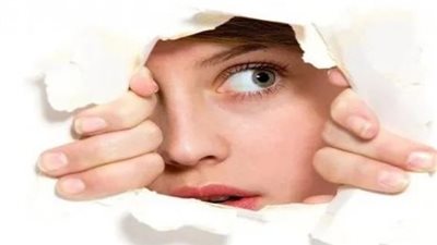 3 مصائب تلحق من يتتبع عورات الناس والغيبة مباحة في هذه الأحوال