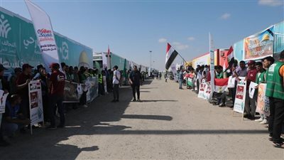 التحالف الوطني: تسليم قافلة المساعدات الإغاثية الأولى للجانب الفلسطيني (صور)