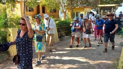 وفود سياحية من 4 دول أجنبية تزور المناطق الأثرية في المنيا