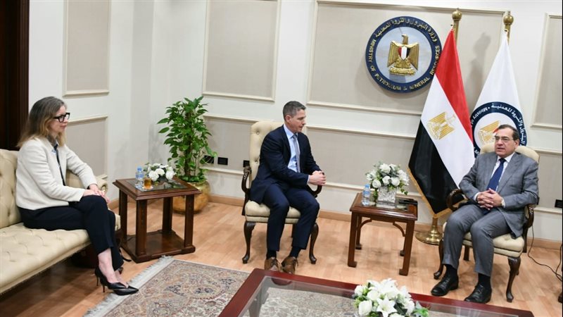 وزير البترول خلال