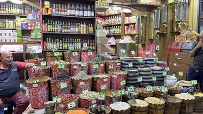 ارتفاع أسعار المشروبات الشتوية بالأسواق والينسون النجمة بـ 500 جنيه (فيديو وصور)