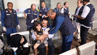 الصحة: الكشف الطبي على 117 من رعايا الدول الأجنبية بينهم 35 طفلا (صور) 