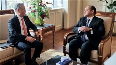 وزير التجارة يبحث سبل تعزيز التجارة بين القاهرة وسيول مع سفير كوريا 