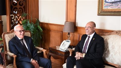 رئيس عمال مصر يلتقي محافظ بورسعيد لبحث مشكلات الاتحاد المحلي