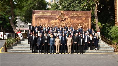 60 عضوا من النيابة الإدارية يحصلون على دورة ناصر العسكرية