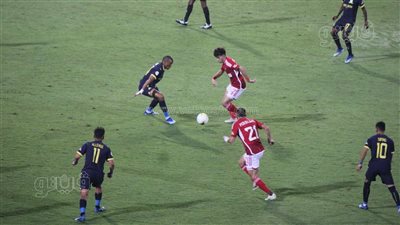 رد فعل جماهير الأهلي بعد احتساب ركلة جزاء أمام صن داونز (فيديو)