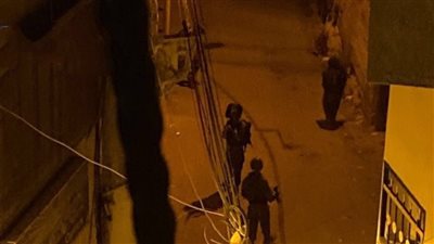 الاحتلال الإسرائيلي يقتحم عدة مناطق في الضفة الغربية ويعتقل أسرى محررين (فيديو)