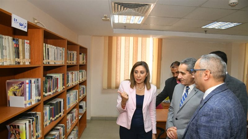 محافظ الغربية ووزيرة