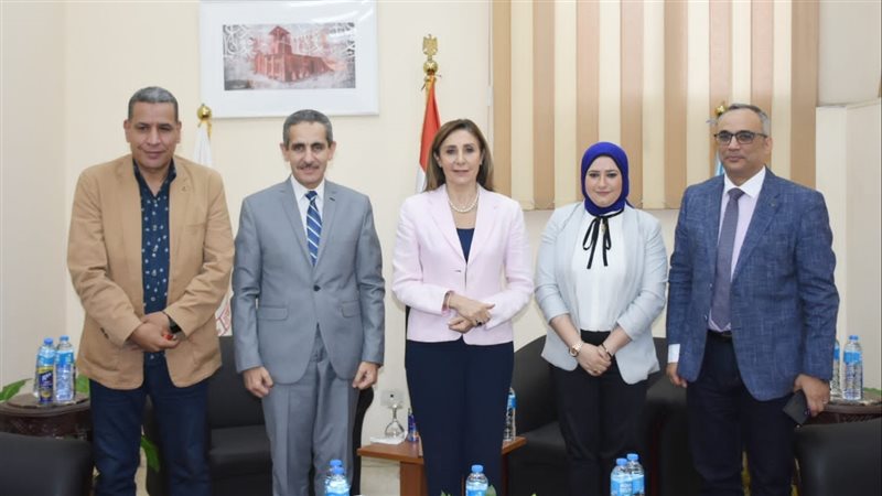 زيارة وزيرة الثقافة
