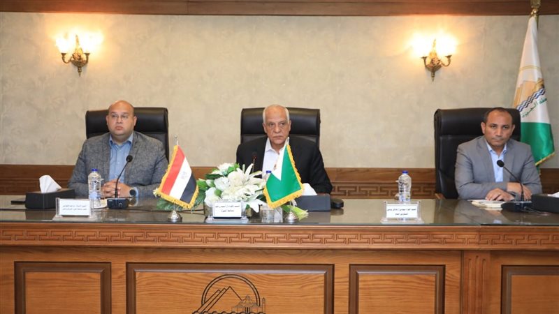 اجتماع محافظ الجيزة