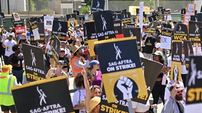 نقابة ممثلي هوليوود تنتظر رد تحالف المنتجين لإنهاء إضرابها